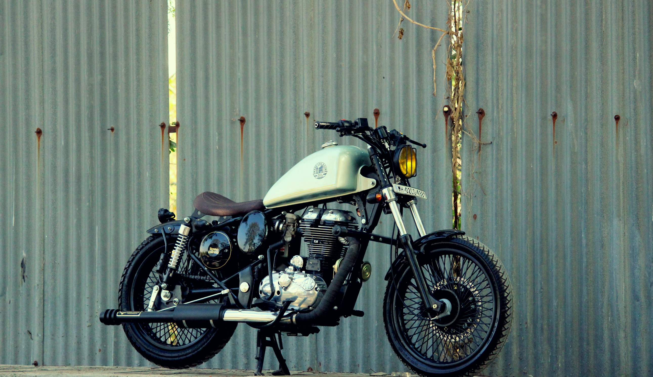 royal enfield bobber bike