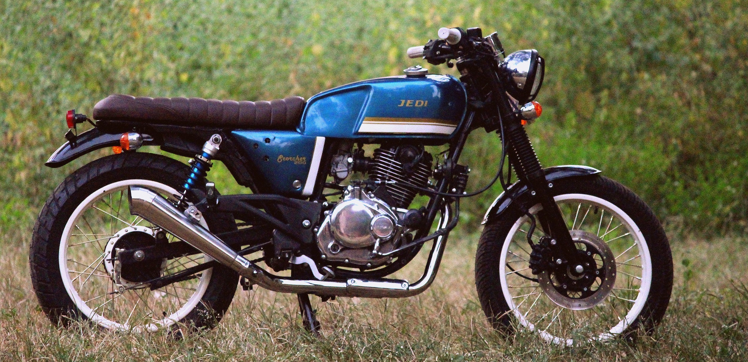 scrambler bajaj