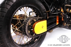 Royal Enfield Classic 500 Cafe-Scrambler rear wheel