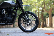 Storm_Shadow_TNT_Motorcycles_Delhi_Royal_Enfield_Classic_500cc_535cc_Scrambler_Modification_Front-Wheel