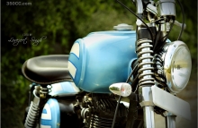 Cult_Classic_Motorcycle_Custom_Royal_Enfield_Modify_Bobber_Blue_Paint