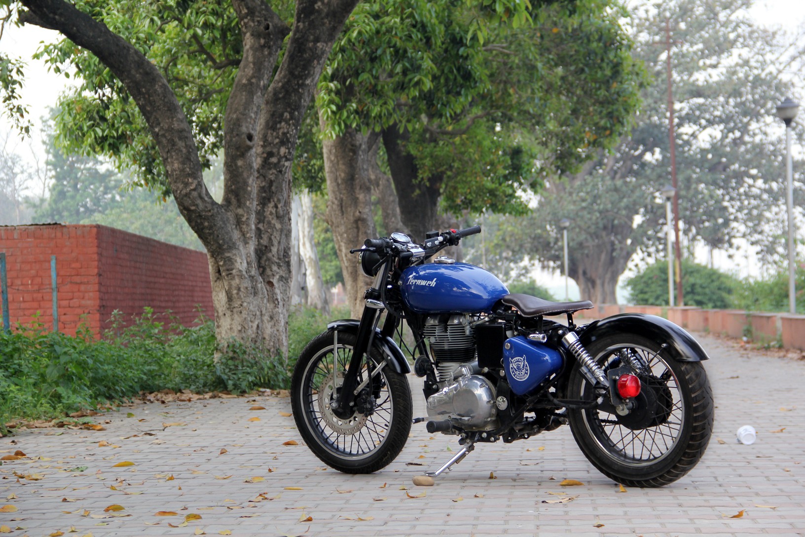 Fernweh-Modified-Royal-Enfield-Classic-UCE-Bobber-Bambukaat-Motorcycle-Customs.jpg