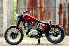 Modified 350cc UCE Royal Enfield Thunderbird Bobber in India