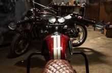 Royal Enfield Continental GT Paint Job Fuel Tank Cafe Racer by Eimor Customs