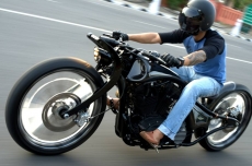 Harley-Davidson-Iron-883-Chopper-Rajputan-Custom-Motorcycle-Vijay-Singh.jpg