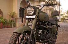 military_green_royal_enfield_bullet_by_Rajputana_custom_motorcycle_front