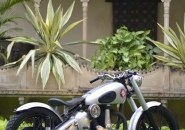 Rajputana_custom_motorcycle_Chamak_1947_BSA_350cc_modified_Paint