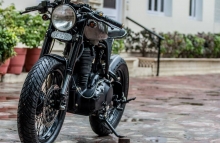 Royal_Enfield_Classic_500cc_Cafe_Racer