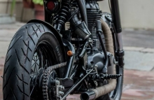 Royal_Enfield_Classic_500cc_Cafe_Racer_titenium_eaxust