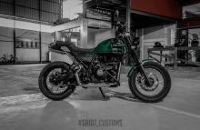 Royal Enfield Himalayan Wheel tyre change by GRID7 Customs