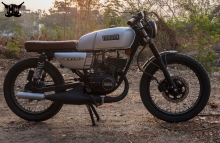 Modified Yamaha RX135 Cafe Racer by Hindustan Customs
