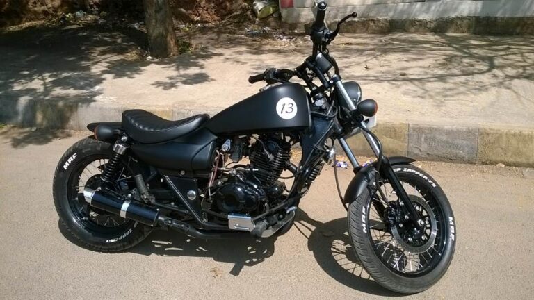 Bobber 13 – This is what a Bajaj Avenger turned into!