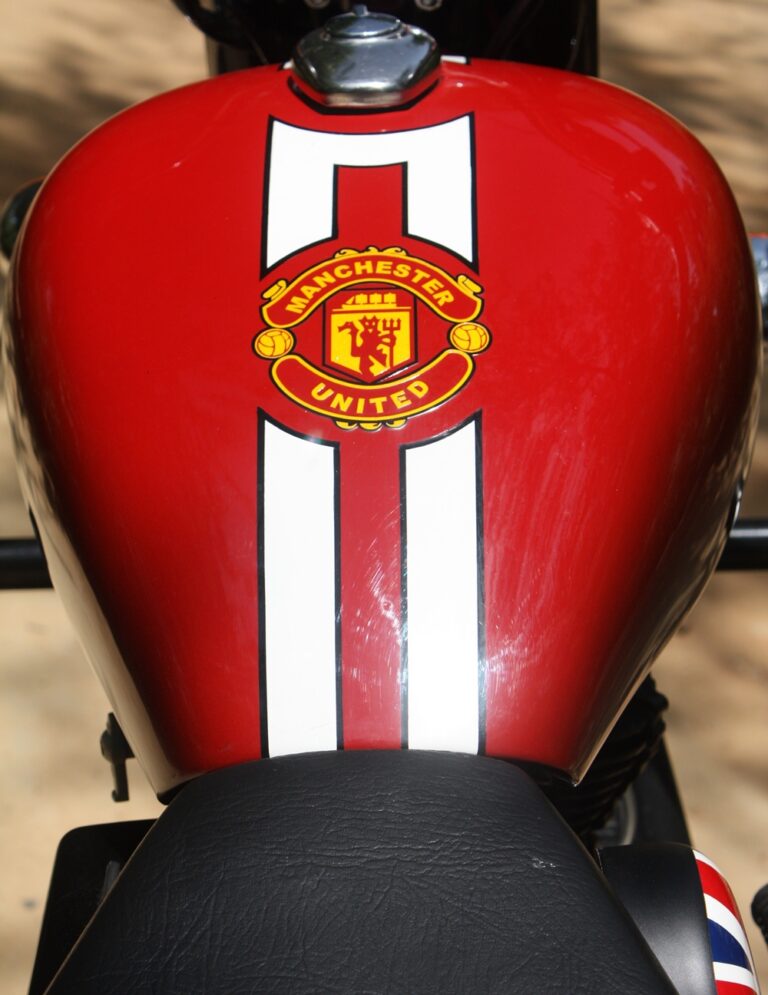Chopped Classic for Manchester United fan ~ XLNC Customs