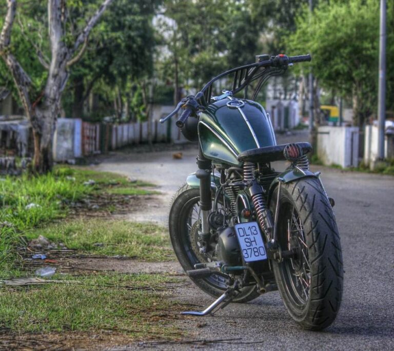 500CC Classic Enfield turned into Bobber : Young Kid Custom