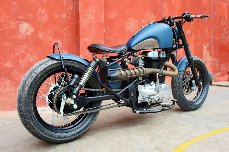 Royal Enfield Thunderbird Bobber by Bull City Customs