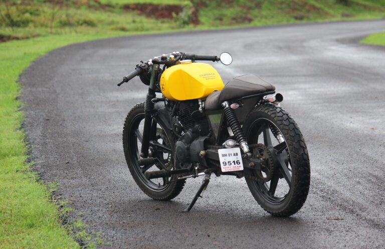 Hybrid of cafe racer and scrambler? Check out Carnage from SG Customs