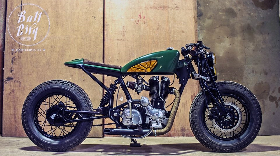 Modified Royal Enfield Brat style cafe Racer by Bull City Customs
