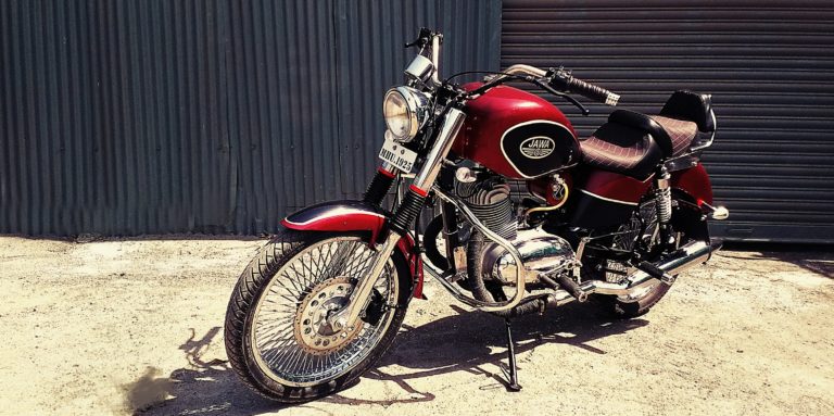 Complete restoration of a Jawa 250cc by Dochaki Design