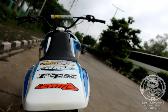 Dirt Machine Custom Yamaha RX 135 project showcasing trail-ready setup