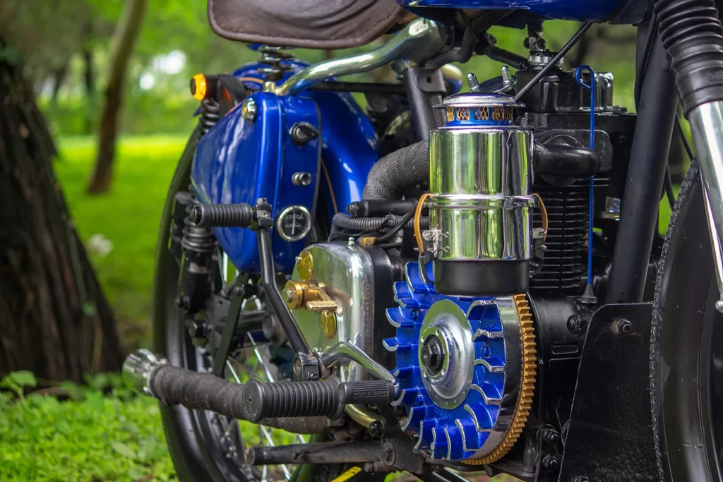 Vintage-inspired diesel Royal Enfield Bullet 350 custom build