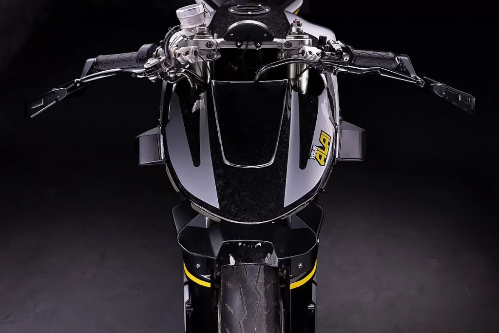 Royal Enfield Guerrilla Concept with muscular stance and carbon panels