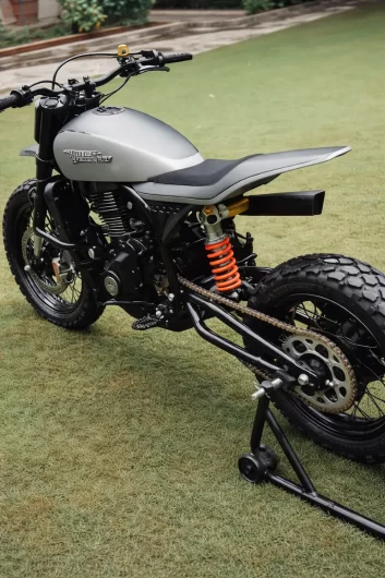 Harley-Davidson X440 Rajputana Customs scrambler rear three quarter view showing mono shock suspension