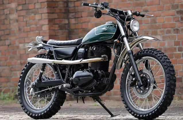 Heiwa Motorcycle custom Yamaha SR400 scrambler with green fuel tank and classic Japanese styling