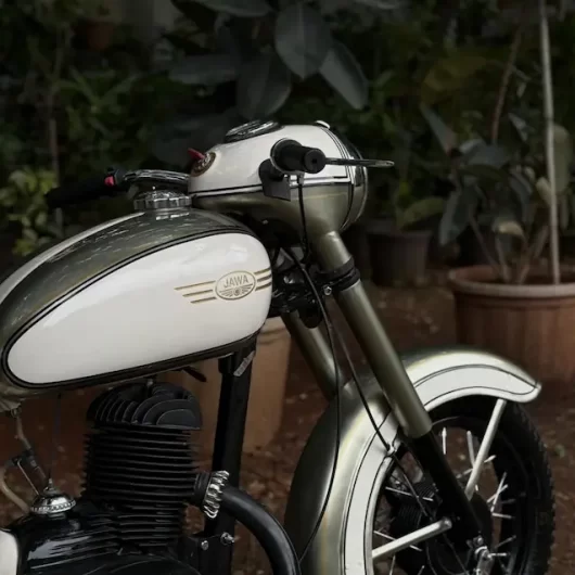 Jawa 250 restored fuel tank and headlamp detail VP Designs Custom Paintshop