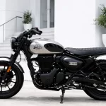 Royal Enfield Hunter 350 Silver Surfer custom build by Bulleteer Customs rear three quarter view